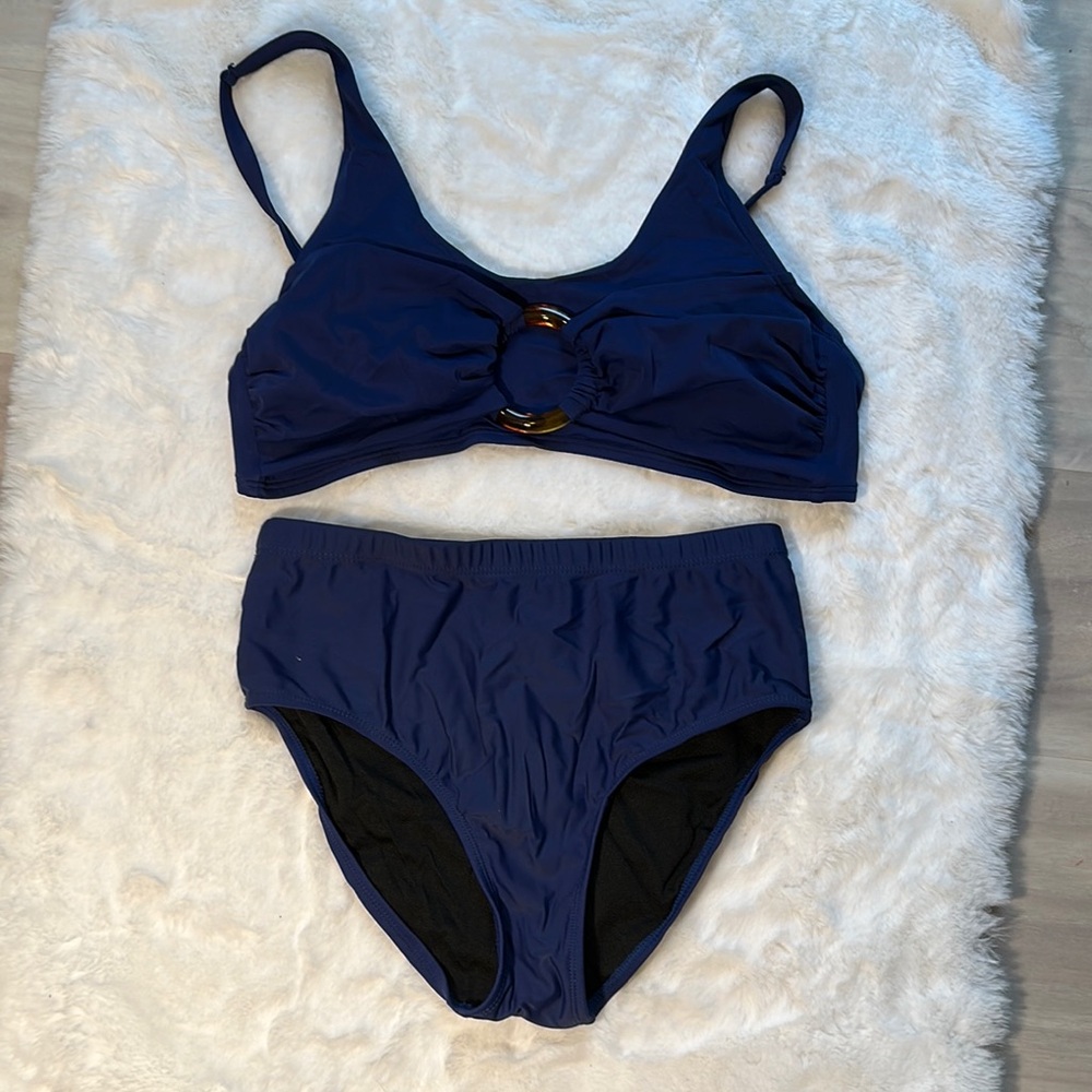 4/$20 🙈 VENUS Top Blue Bikini Swim Bra Size 12. Only the top on this listing.